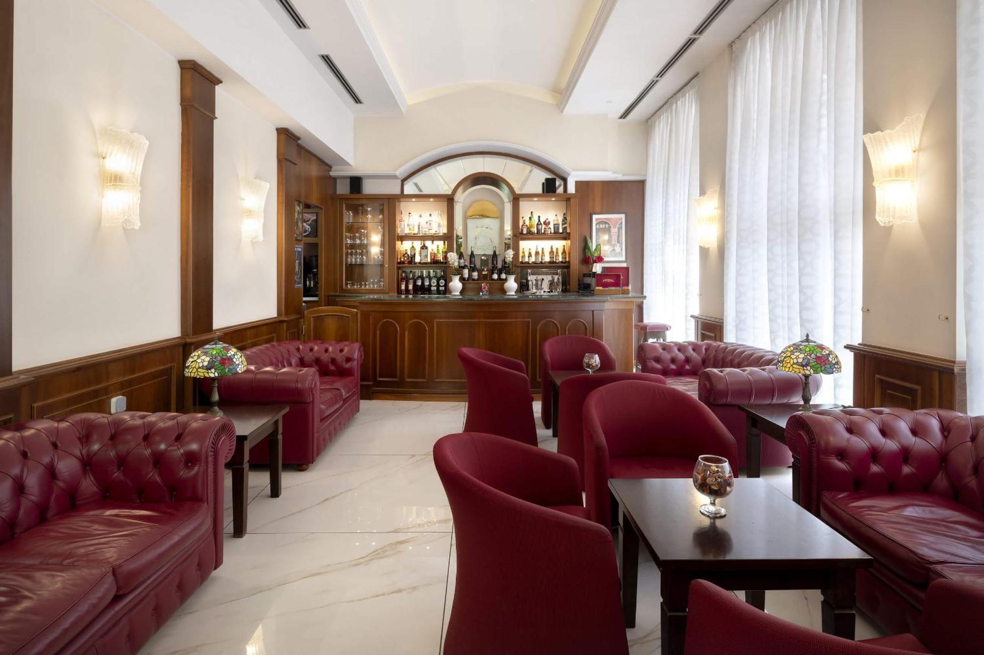 Lancaster Hotel — Fotos 1
